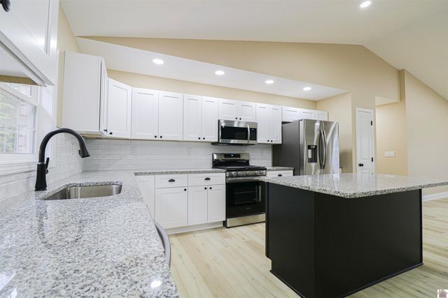 135 Clover Crescent, Paducah, KY 42003