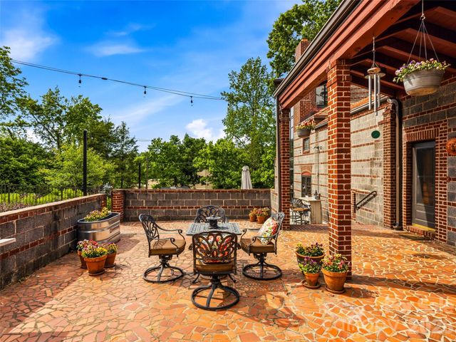24 Kimberly Avenue, Asheville, NC 28804
