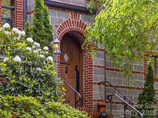 24 Kimberly Avenue, Asheville, NC 28804