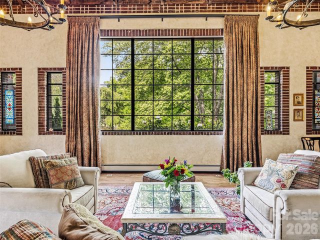 24 Kimberly Avenue, Asheville, NC 28804
