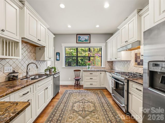 24 Kimberly Avenue, Asheville, NC 28804