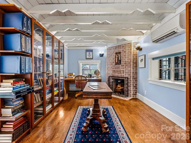 24 Kimberly Avenue, Asheville, NC 28804