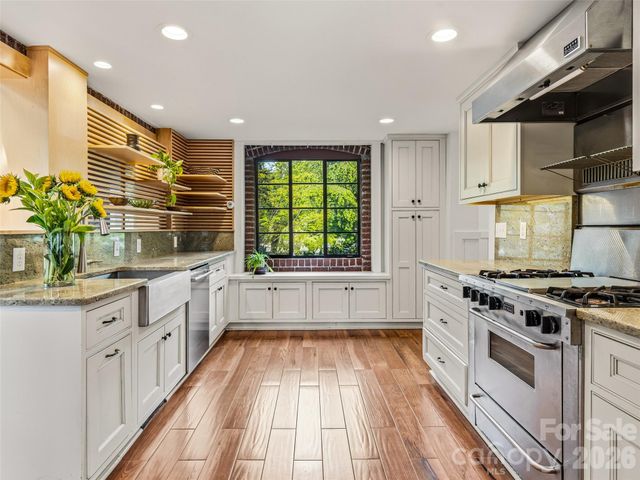 24 Kimberly Avenue, Asheville, NC 28804