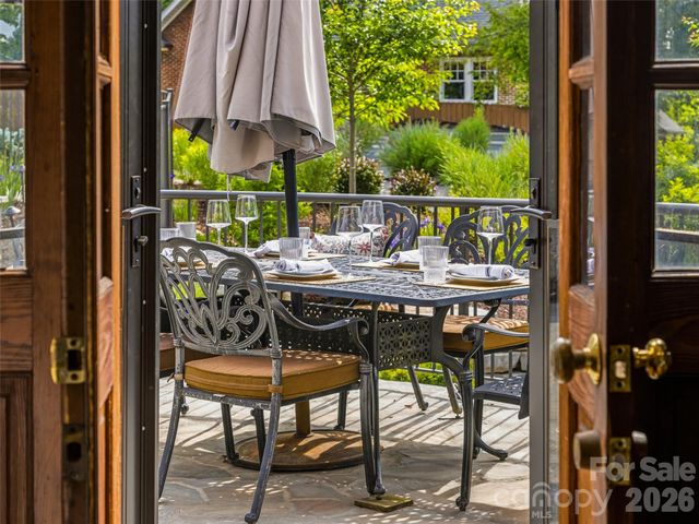 24 Kimberly Avenue, Asheville, NC 28804