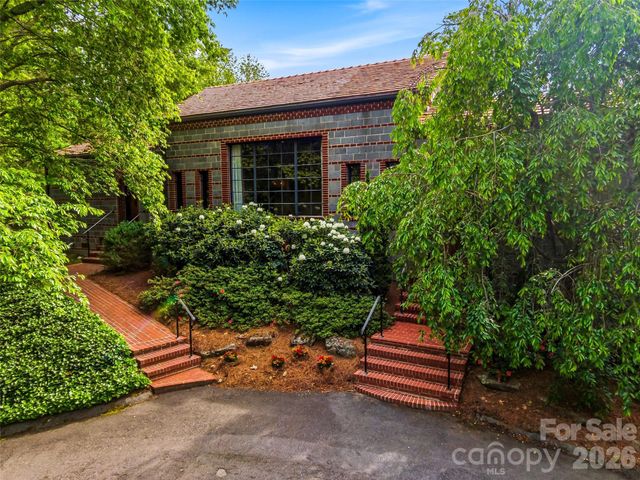 24 Kimberly Avenue, Asheville, NC 28804