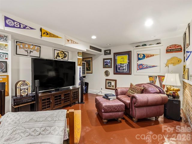 24 Kimberly Avenue, Asheville, NC 28804