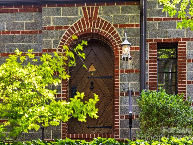 24 Kimberly Avenue, Asheville, NC 28804