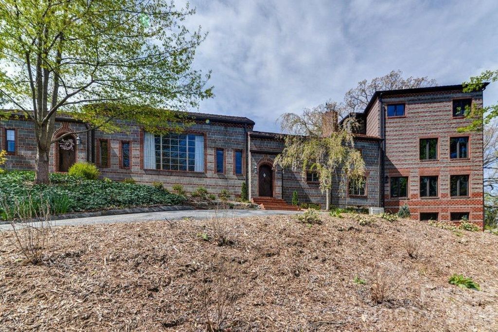24 Kimberly Avenue, Asheville, NC 28804