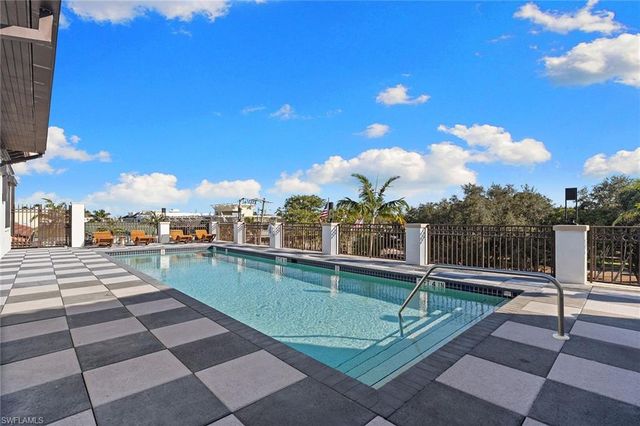 780 5th AVE S # 13, Naples, FL 34102