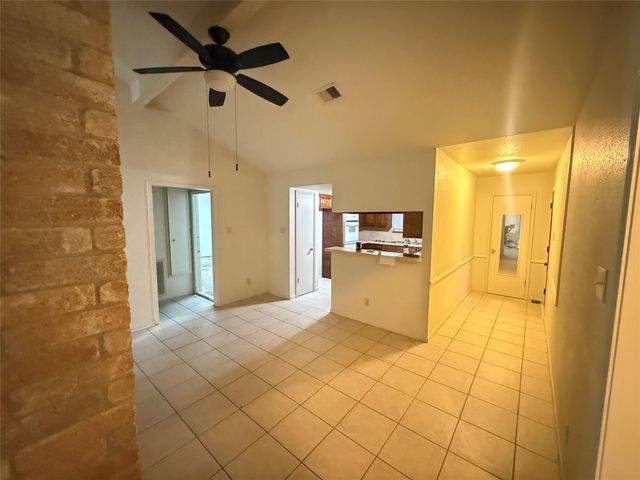 9526 Misty Bridge Street, Houston, TX 77075