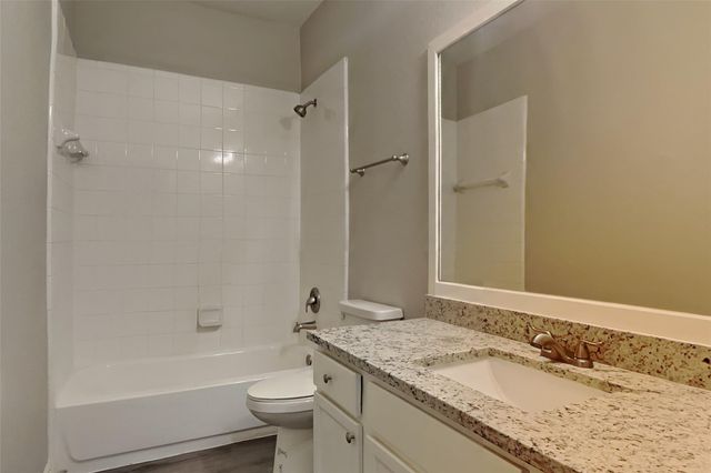 2815 Lockeridge Oaks Drive, Spring, TX 77386