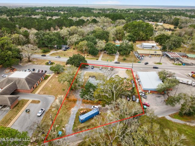 7621 Elder Ferry Road, Moss Point, MS 39563