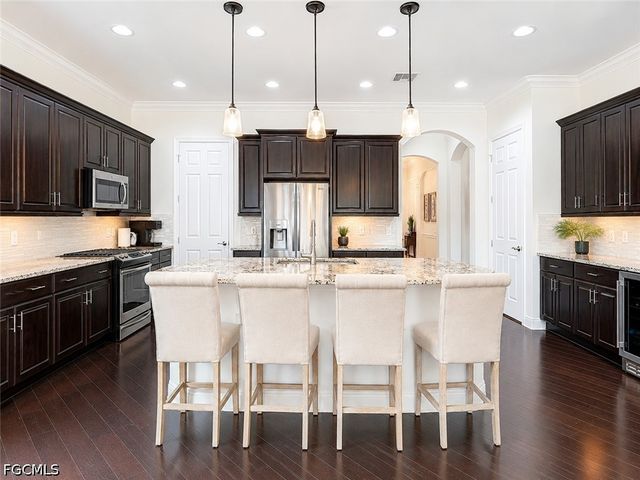 10264 Porto Romano DR, Miromar Lakes, FL 33913