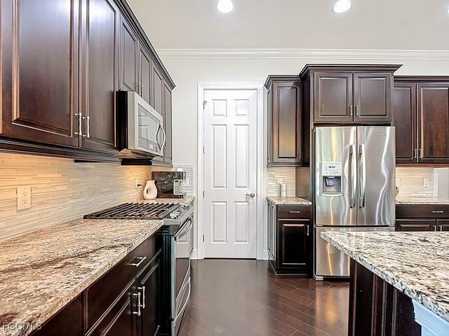 10264 Porto Romano DR, Miromar Lakes, FL 33913