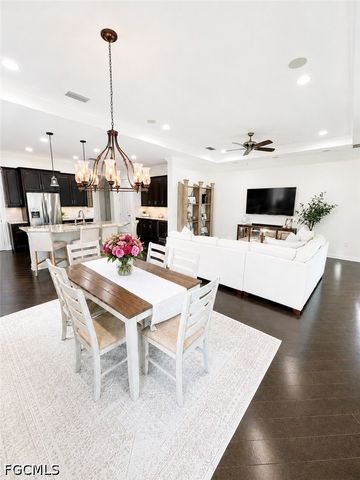 10264 Porto Romano DR, Miromar Lakes, FL 33913