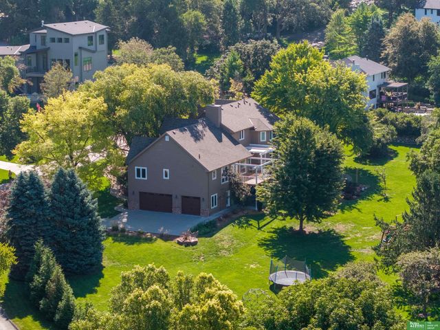 910 S 220th Street, Elkhorn, NE 68022