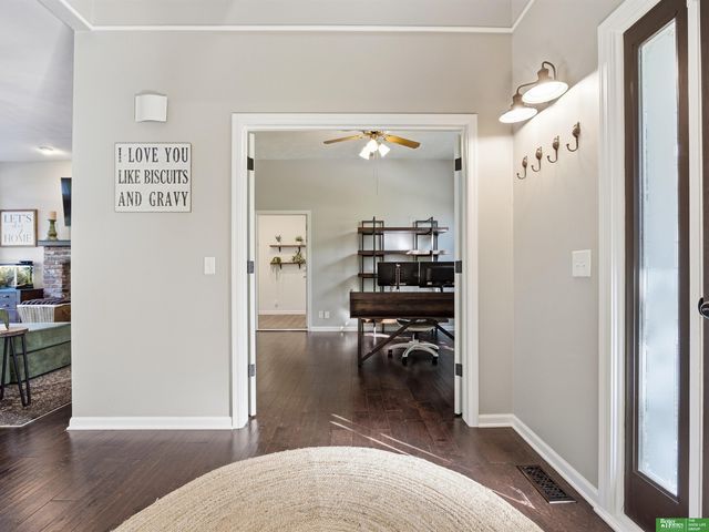 910 S 220th Street, Elkhorn, NE 68022