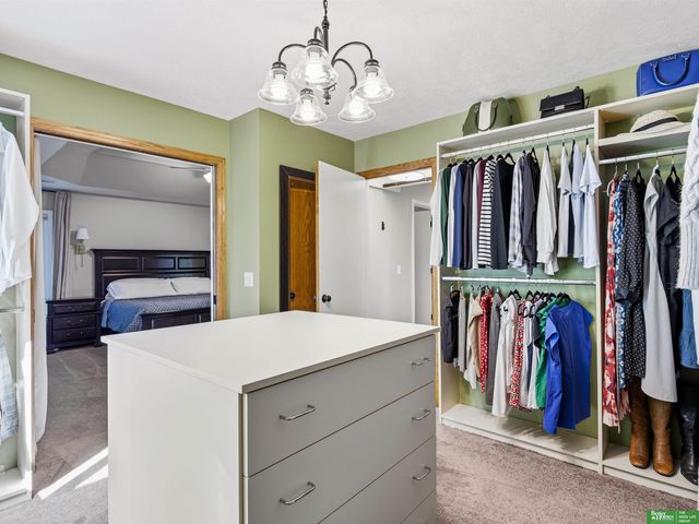 910 S 220th Street, Elkhorn, NE 68022