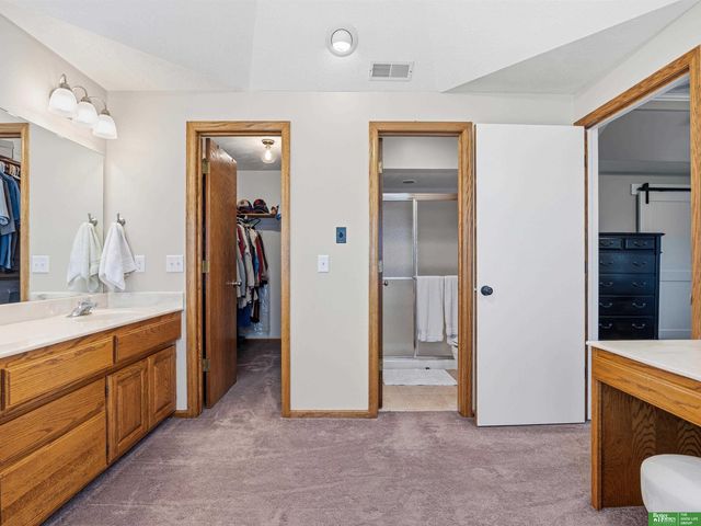 910 S 220th Street, Elkhorn, NE 68022