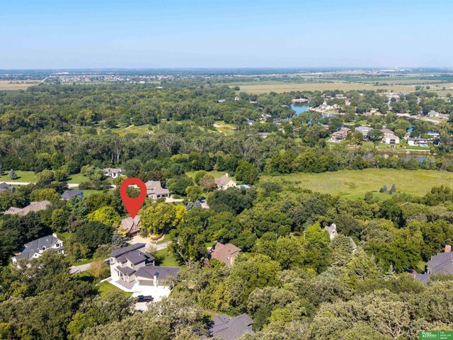 910 S 220th Street, Elkhorn, NE 68022
