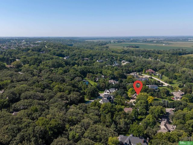 910 S 220th Street, Elkhorn, NE 68022