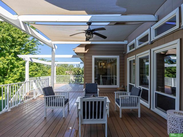 910 S 220th Street, Elkhorn, NE 68022