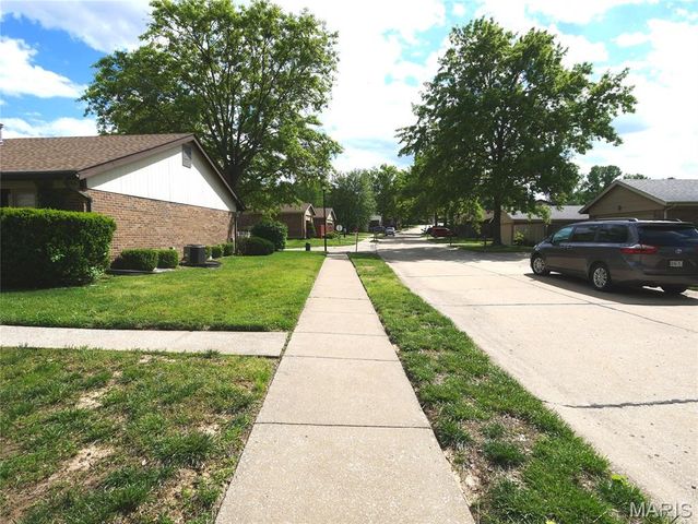 12228 Tarpon Drive, Florissant, MO 63033