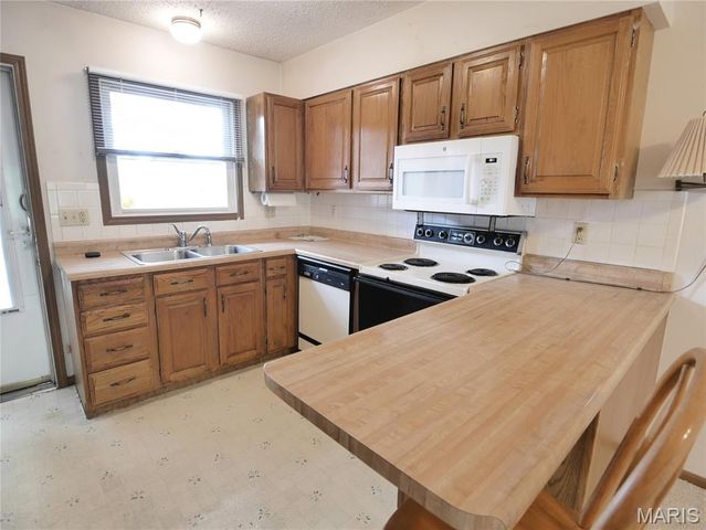 12228 Tarpon Drive, Florissant, MO 63033