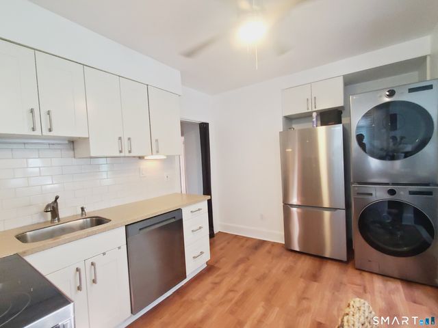43 Mohegan Avenue 2, Stamford, CT 06902