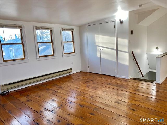 43 Mohegan Avenue 2, Stamford, CT 06902
