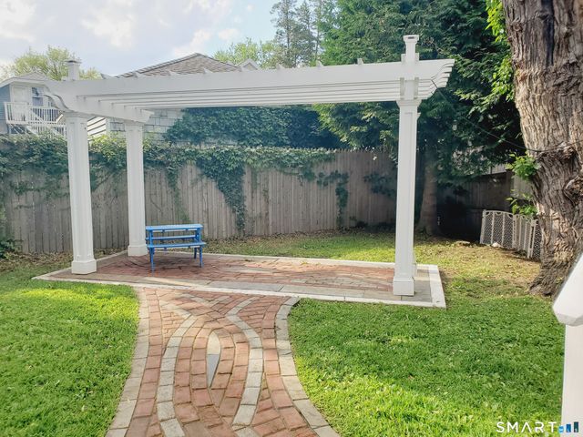 43 Mohegan Avenue 2, Stamford, CT 06902