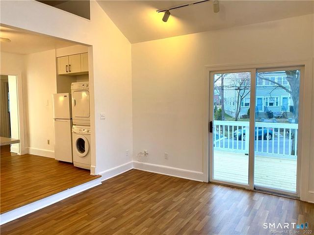 43 Mohegan Avenue 2, Stamford, CT 06902