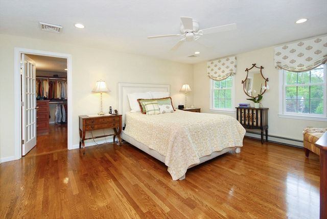 2 Blackthorne Cir, Hopkinton, MA 01748