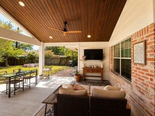 5007 Willowbend Boulevard, Houston, TX 77035