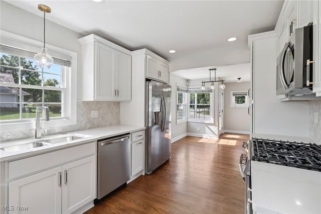 1073 Hereford Road, Cleveland Heights, OH 44112