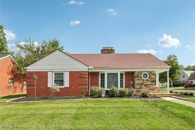 1073 Hereford Road, Cleveland Heights, OH 44112