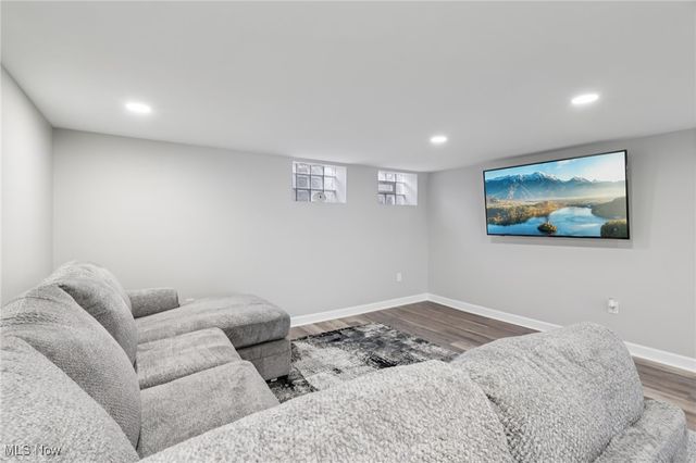 1073 Hereford Road, Cleveland Heights, OH 44112