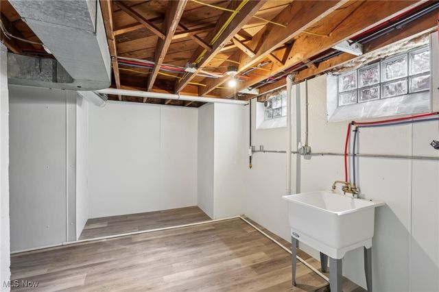 1073 Hereford Road, Cleveland Heights, OH 44112