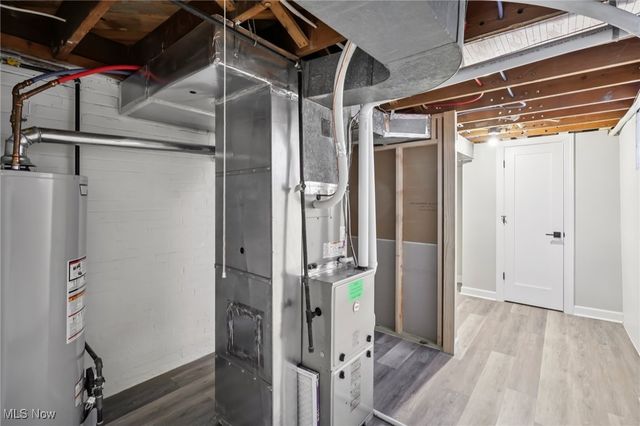 1073 Hereford Road, Cleveland Heights, OH 44112