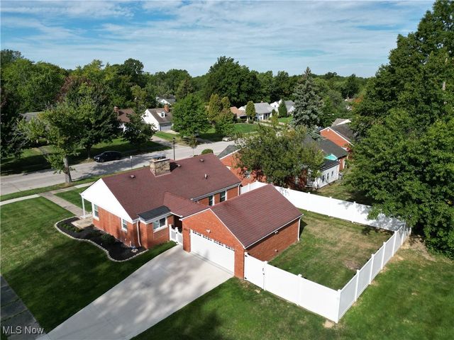 1073 Hereford Road, Cleveland Heights, OH 44112