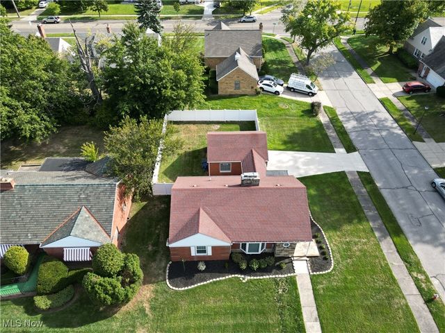 1073 Hereford Road, Cleveland Heights, OH 44112