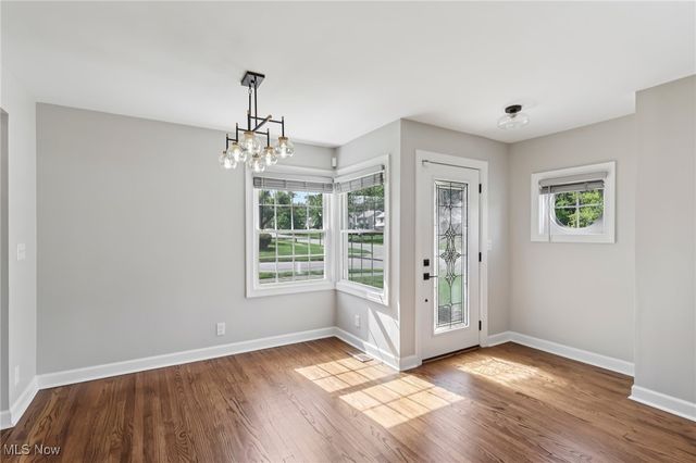 1073 Hereford Road, Cleveland Heights, OH 44112