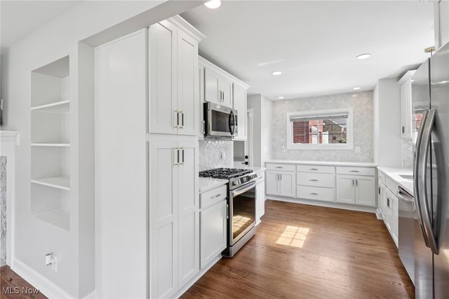 1073 Hereford Road, Cleveland Heights, OH 44112