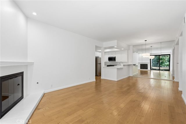 8675 Falmouth 221, Playa Del Rey, CA 90293