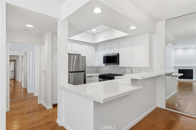 8675 Falmouth 221, Playa Del Rey, CA 90293