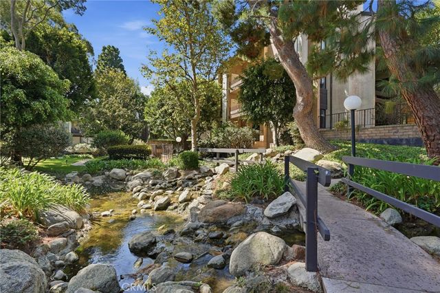 8675 Falmouth 221, Playa Del Rey, CA 90293