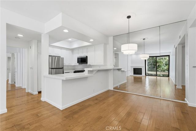 8675 Falmouth 221, Playa Del Rey, CA 90293