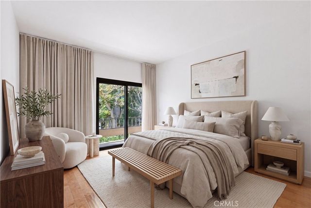 8675 Falmouth 221, Playa Del Rey, CA 90293