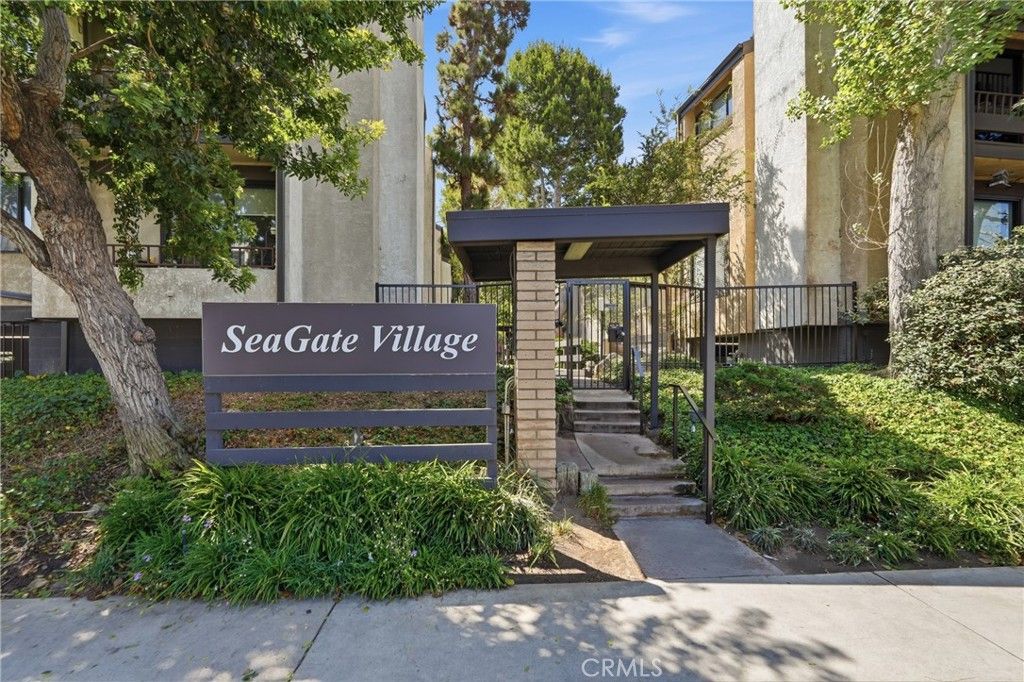 8675 Falmouth 221, Playa Del Rey, CA 90293