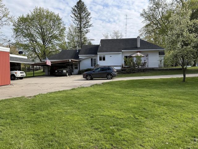 122 N Sherman Street, Howard City, MI 49329